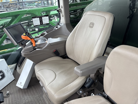 Used 2020 John Deere R4044 Self Propelled Sprayers at Horizon Ag & Turf in Lloydminster, AB - Photo13
