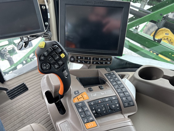 Used 2020 John Deere R4044 Self Propelled Sprayers at Horizon Ag & Turf in Lloydminster, AB - Photo17