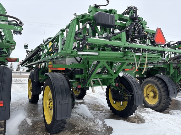 Used 2020 John Deere R4044 Self Propelled Sprayers at Horizon Ag & Turf in Lloydminster, AB - Photo5