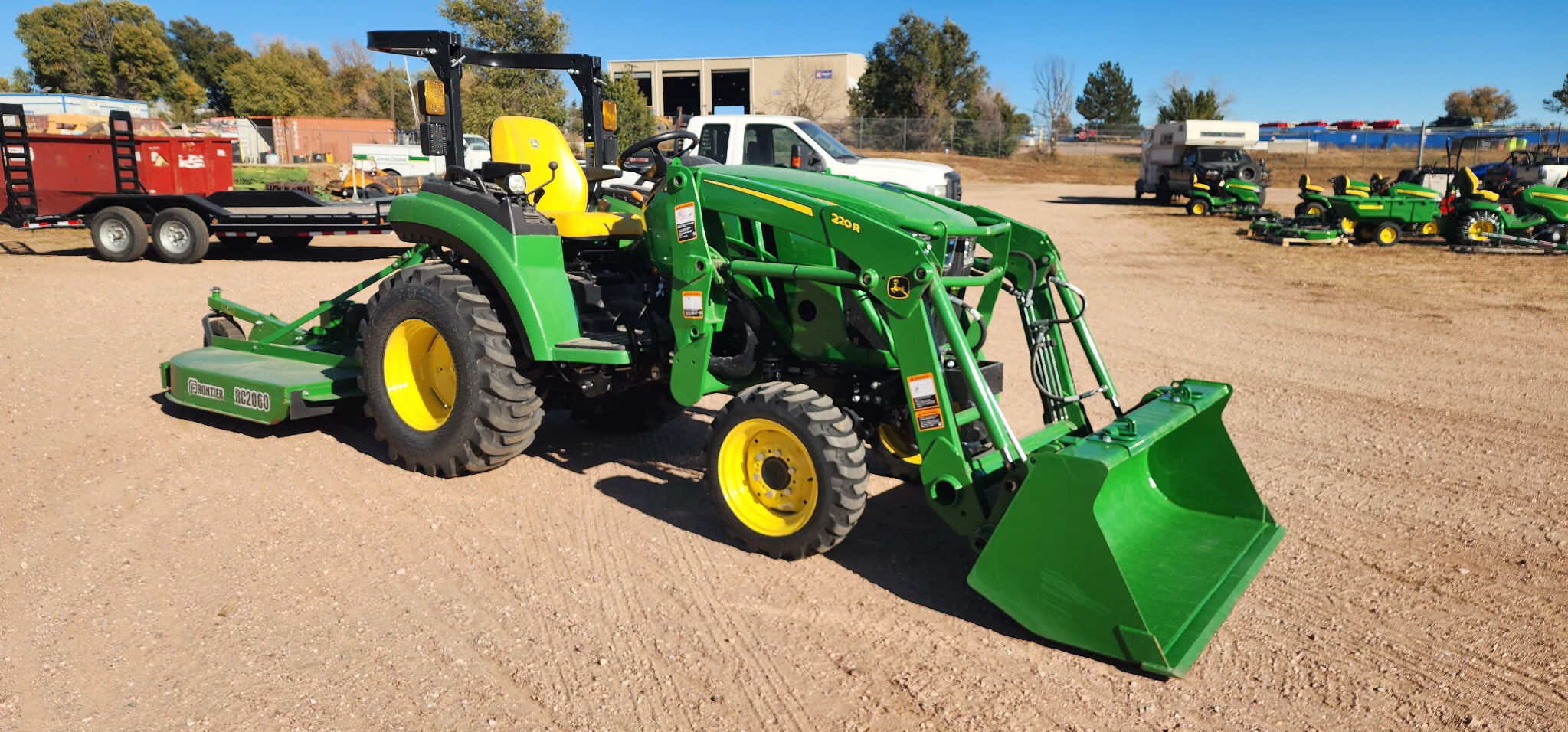 2023 John Deere 2038R Image 4