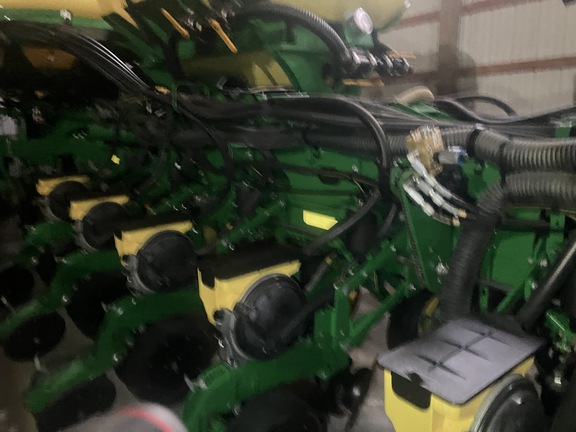 Photo of 2019 John Deere 1775NT