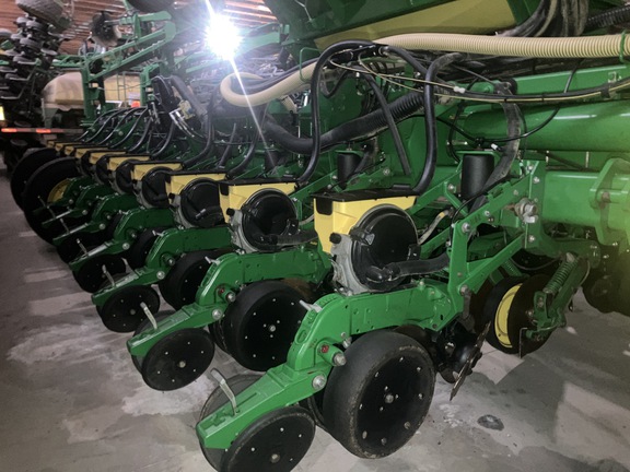 Photo of 2019 John Deere 1775NT