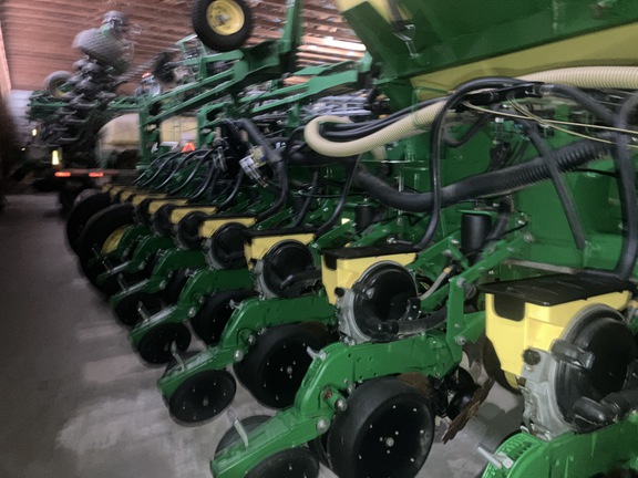 Photo of 2019 John Deere 1775NT