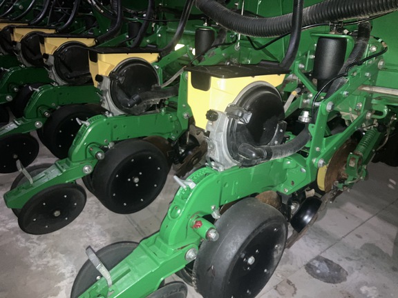 Photo of 2019 John Deere 1775NT