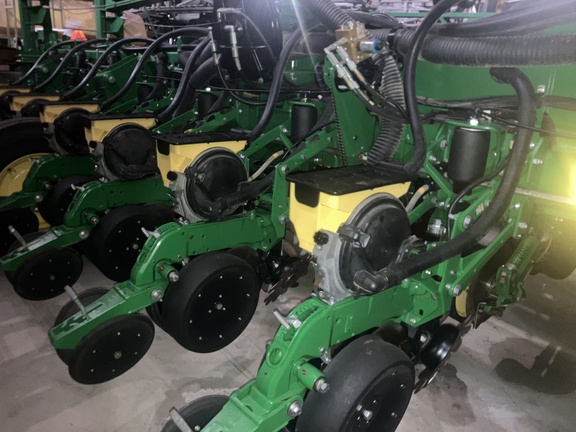 Photo of 2019 John Deere 1775NT