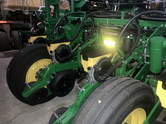 Photo of 2019 John Deere 1775NT