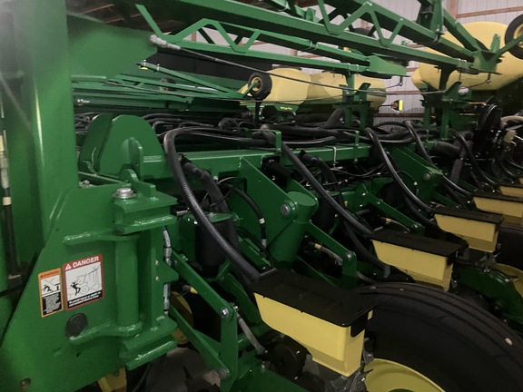 Photo of 2019 John Deere 1775NT
