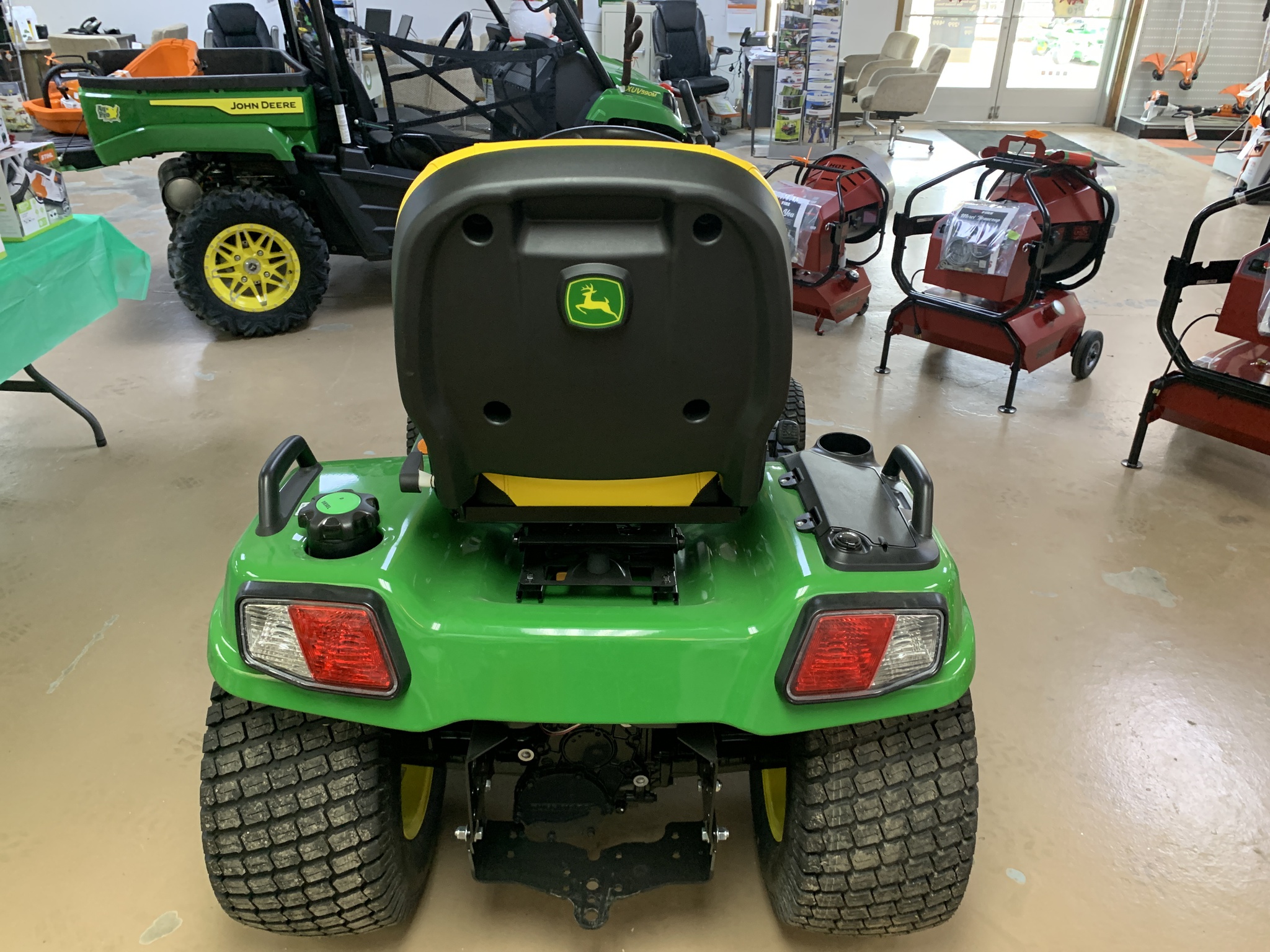 2025 John Deere X750 Image 6