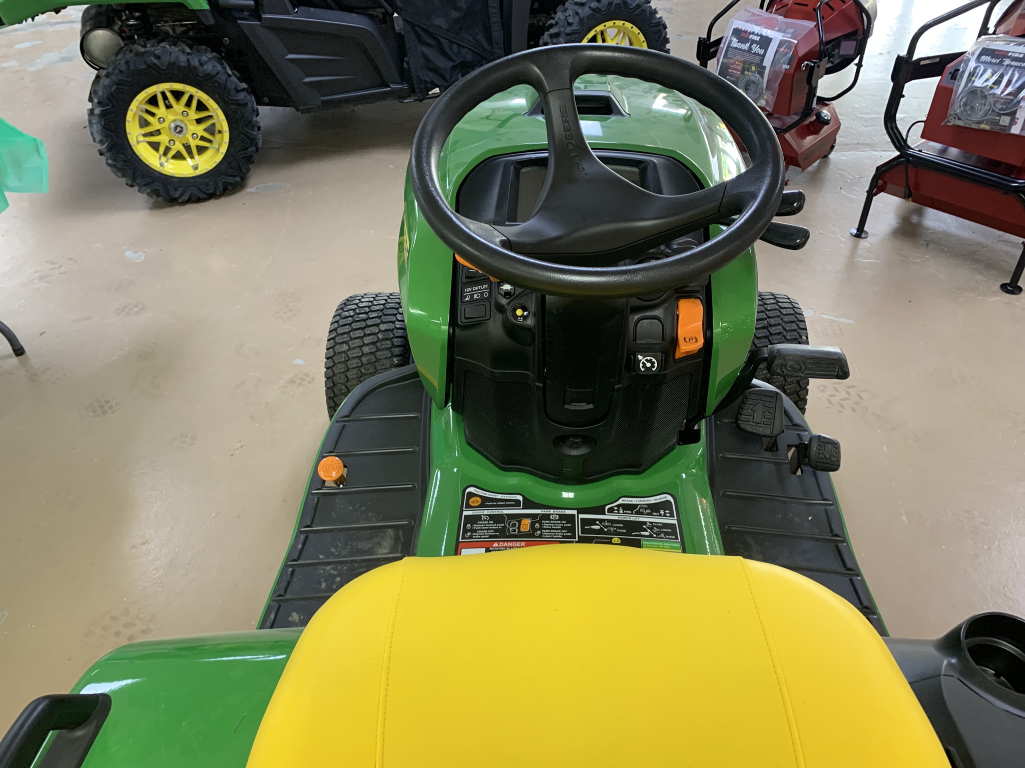 2025 John Deere X750 Image 7