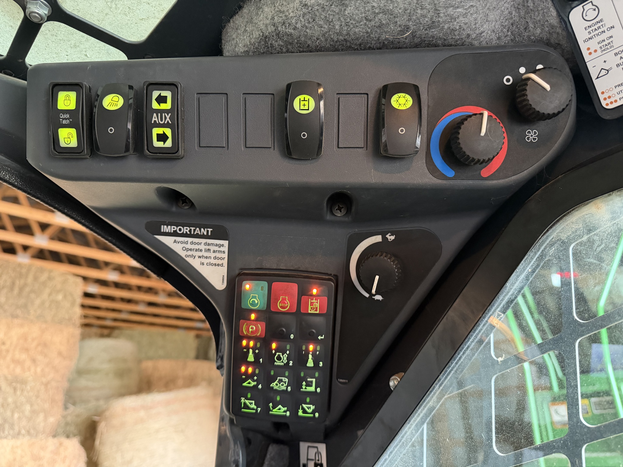 2017 John Deere 330G Image 7