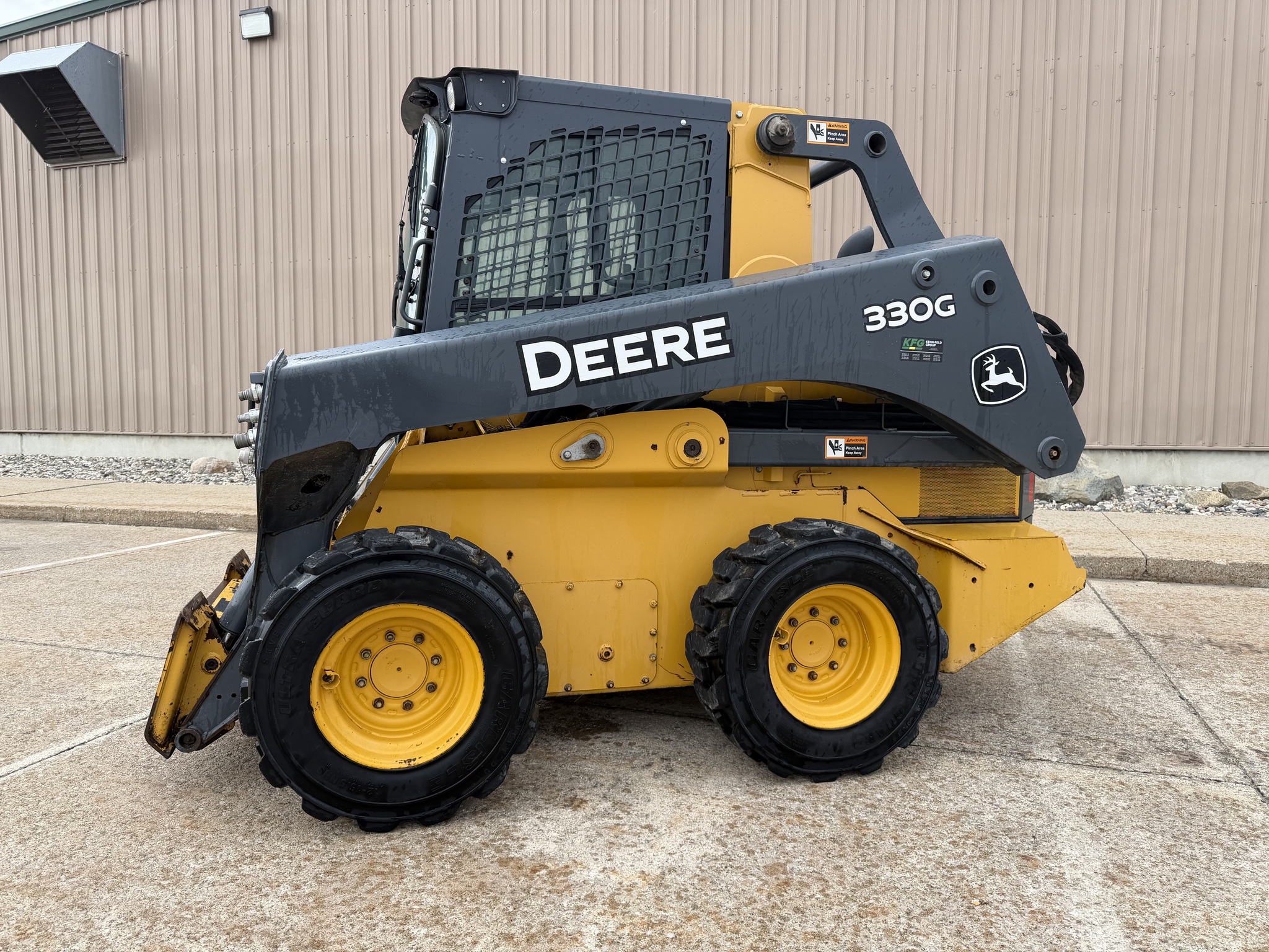 2017 John Deere 330G Image 1