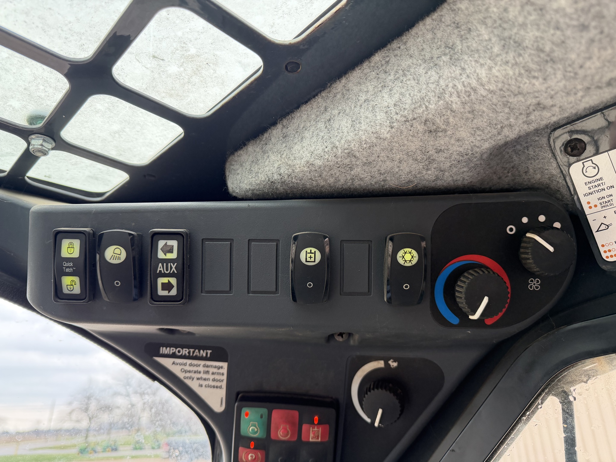 2017 John Deere 330G Image 11