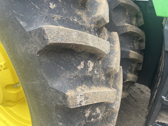 2025 John Deere 8R 310 - Photo15