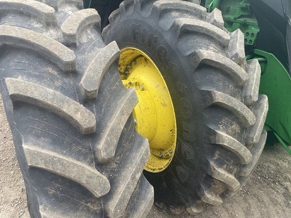 2025 John Deere 8R 310 - Photo16