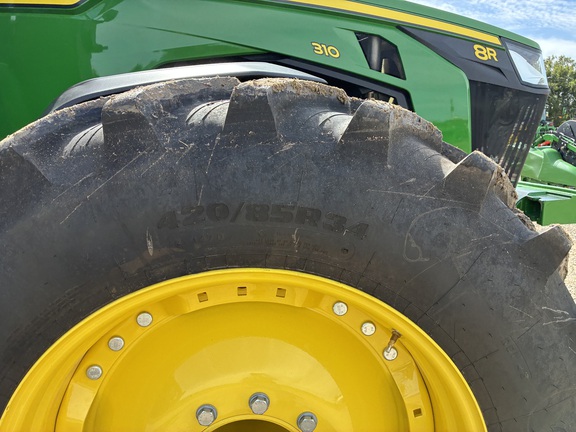 2025 John Deere 8R 310 - Photo14