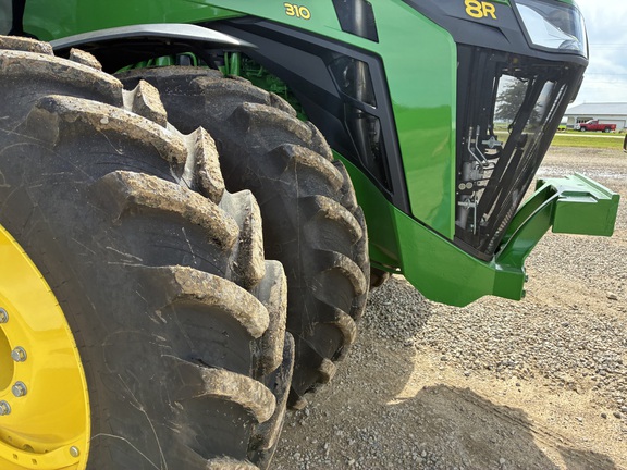 2025 John Deere 8R 310 - Photo15