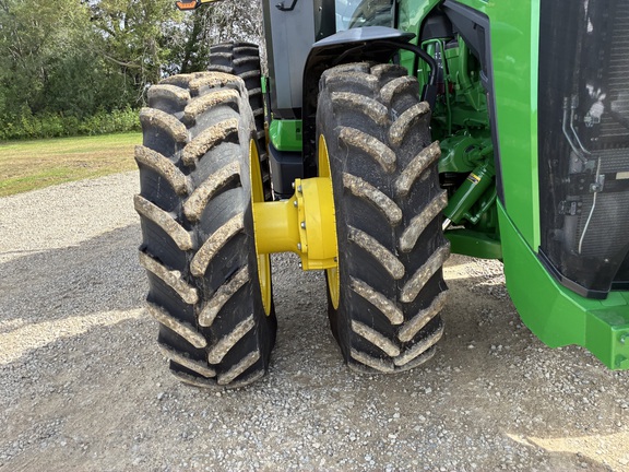 2025 John Deere 8R 310 - Photo16