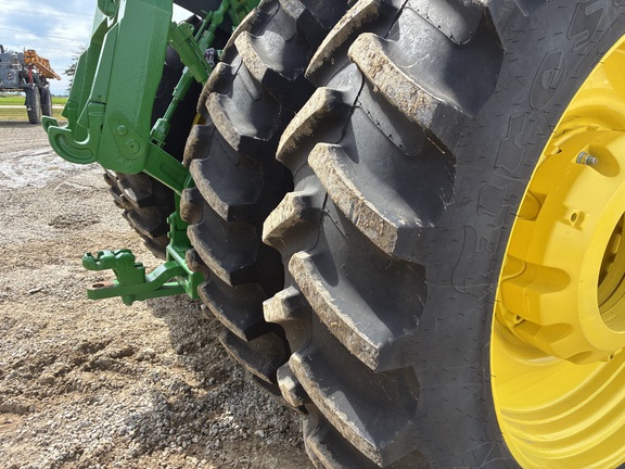 2025 John Deere 8R 310 - Photo19