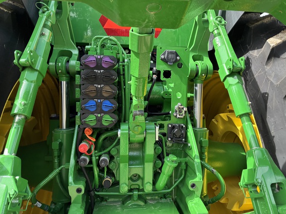 2025 John Deere 8R 310 - Photo33