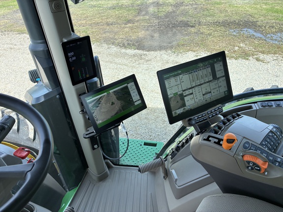 2025 John Deere 8R 310 - Photo40