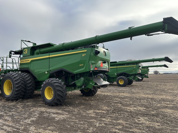 Used 2025 John Deere S7 900 Combines at Horizon Ag & Turf in Lloydminster, AB - Photo5