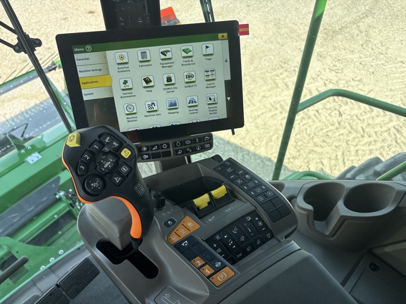 Used 2025 John Deere S7 900 Combines at Horizon Ag & Turf in Lloydminster, AB - Photo21