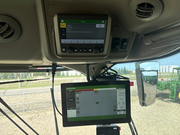 Used 2025 John Deere S7 900 Combines at Horizon Ag & Turf in Lloydminster, AB - Photo19