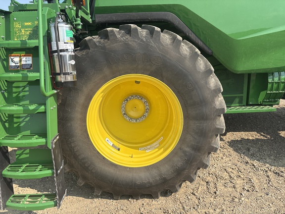 Used 2025 John Deere S7 900 Combines at Horizon Ag & Turf in Lloydminster, AB - Photo13