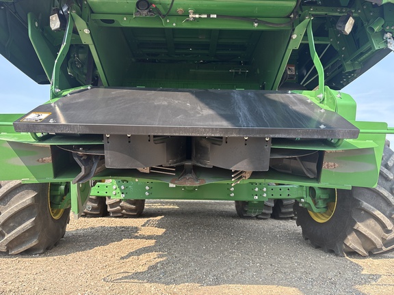 Used 2025 John Deere S7 900 Combines at Horizon Ag & Turf in Lloydminster, AB - Photo9