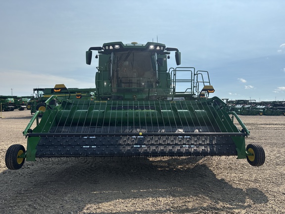 Used 2025 John Deere S7 900 Combines at Horizon Ag & Turf in Lloydminster, AB - Photo3