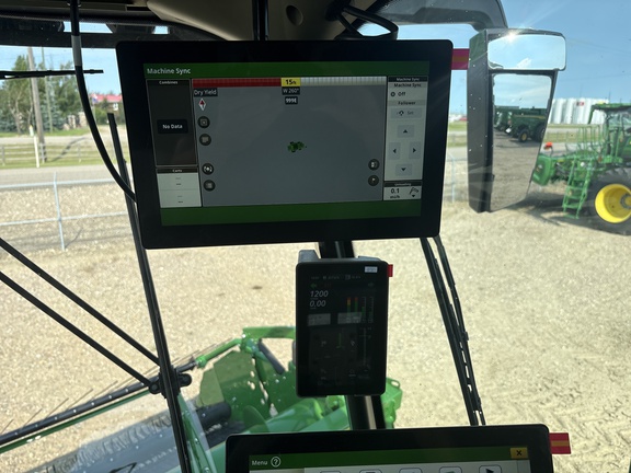 Used 2025 John Deere S7 900 Combines at Horizon Ag & Turf in Lloydminster, AB - Photo20