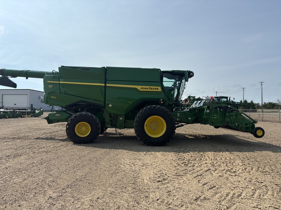Used 2025 John Deere S7 900 Combines at Horizon Ag & Turf in Lloydminster, AB - Photo6