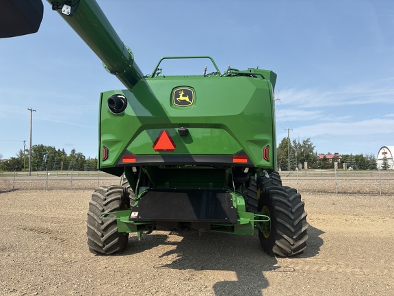 Used 2025 John Deere S7 900 Combines at Horizon Ag & Turf in Lloydminster, AB - Photo8