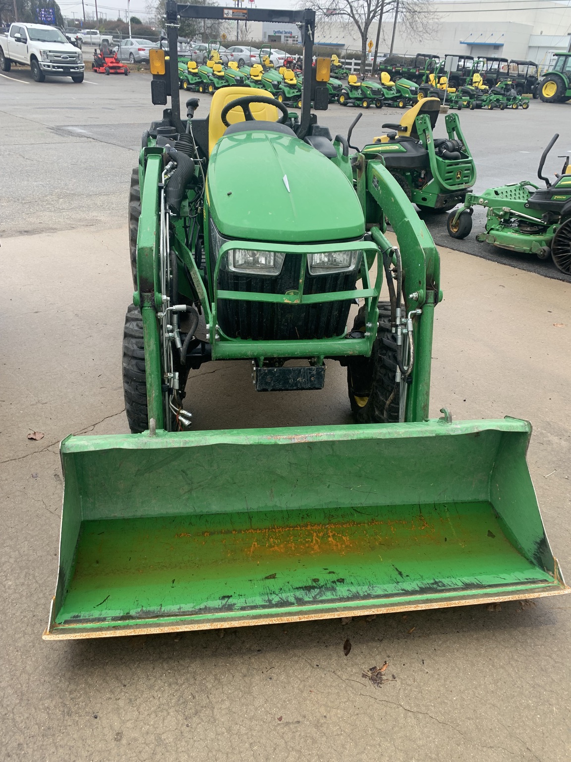2023 John Deere 3038E Image 2