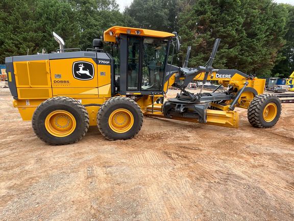 Photo of a 2024 John Deere 770G
