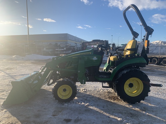 Used 2020 John Deere 2025R Compact Utility Tractors at Horizon Ag & Turf in Edmonton West, AB - Photo2