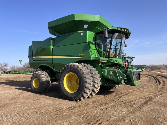  John Deere S790