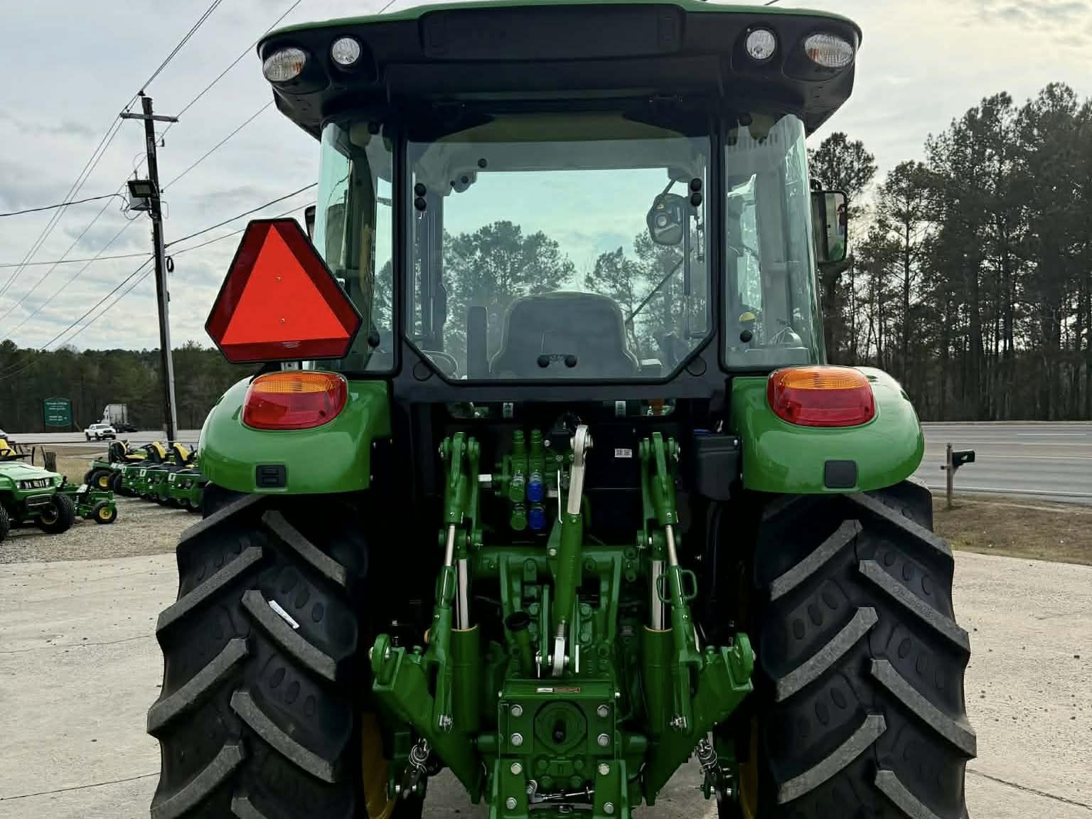 2025 John Deere 5095M Image 4