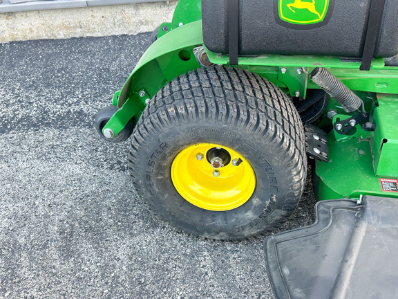 2023 John-Deere 652R