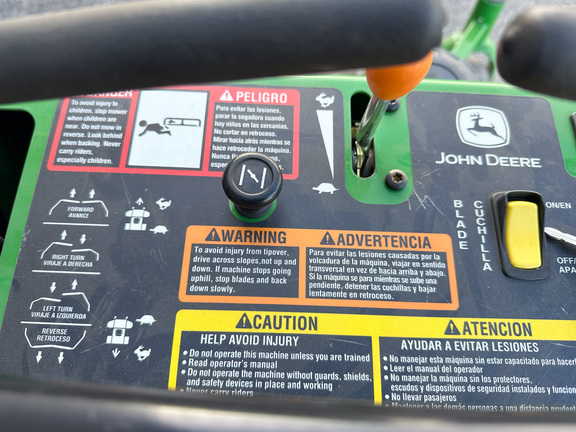 2023 John-Deere 652R