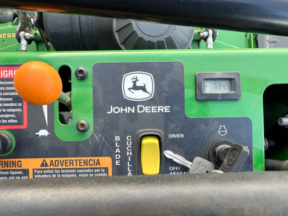 2023 John-Deere 652R