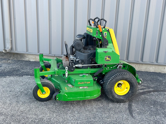 2023 John-Deere 652R