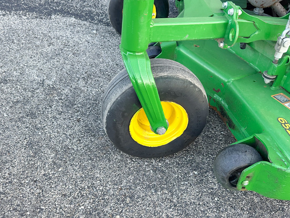 2023 John-Deere 652R