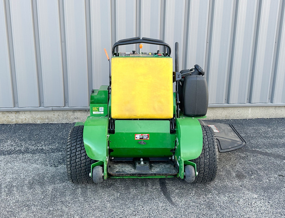 2023 John-Deere 652R