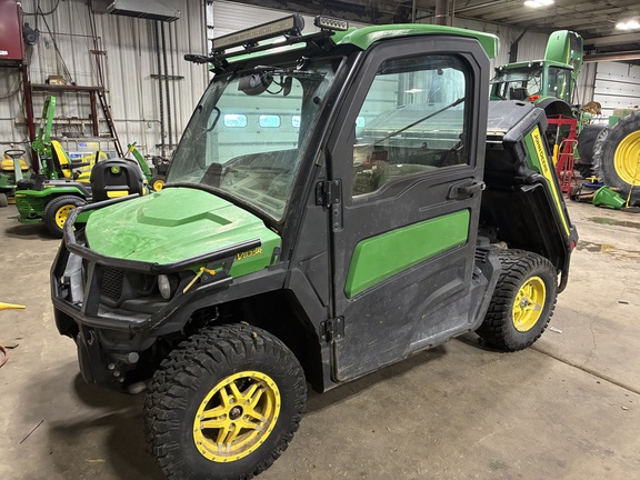 2022 John Deere XUV 835R Used Equipment