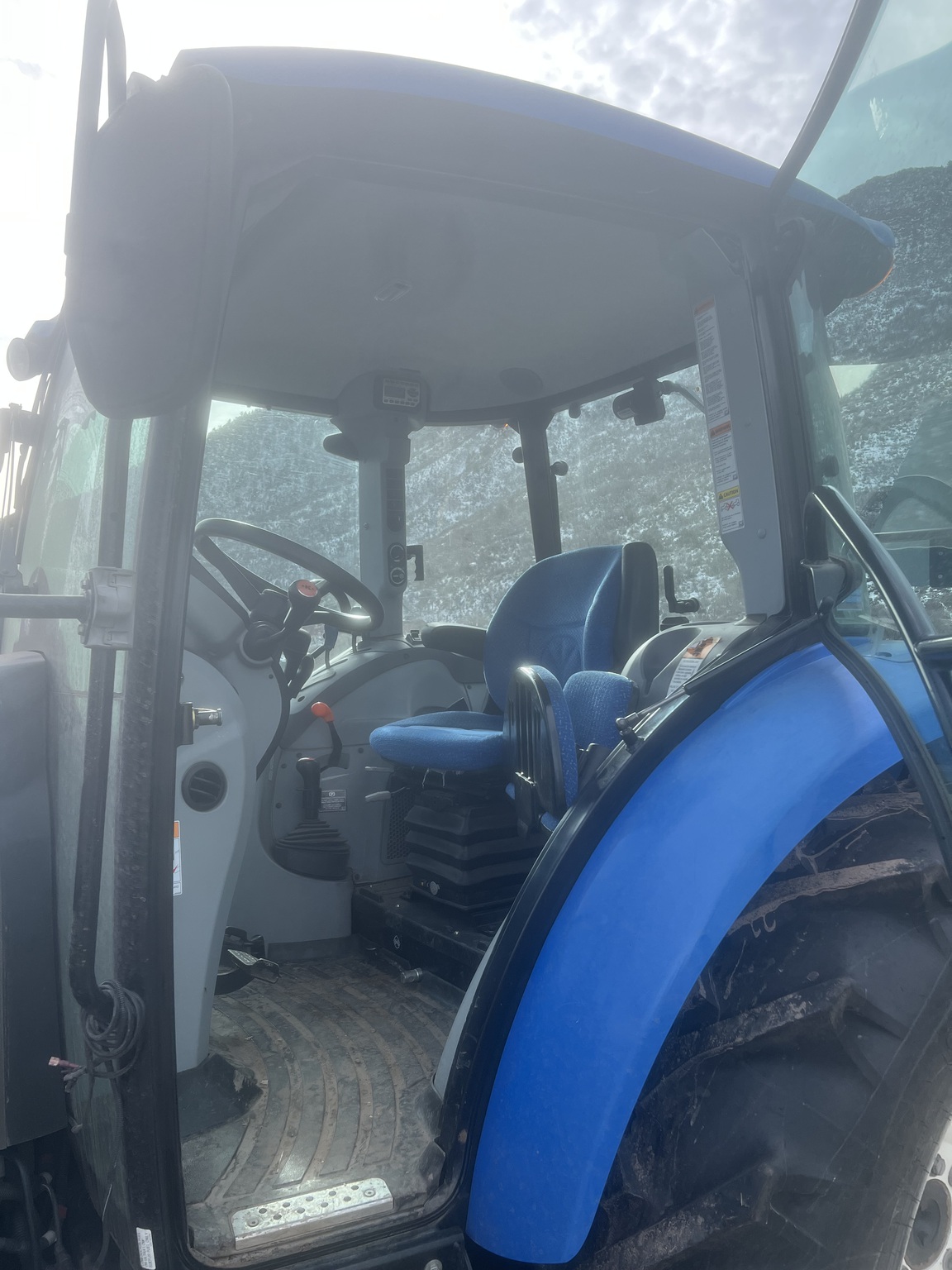 2017 New Holland T4.110 Image 5
