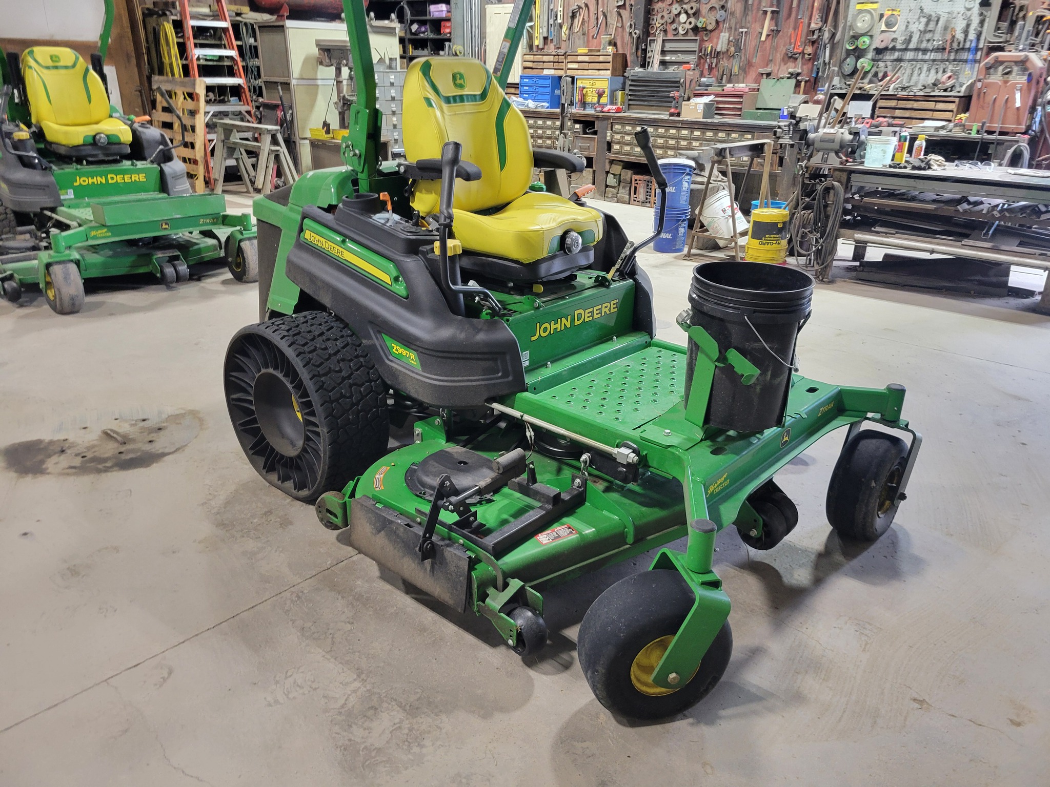  2025 John Deere Z997R at Heritage Tractor in Roanoke, IL