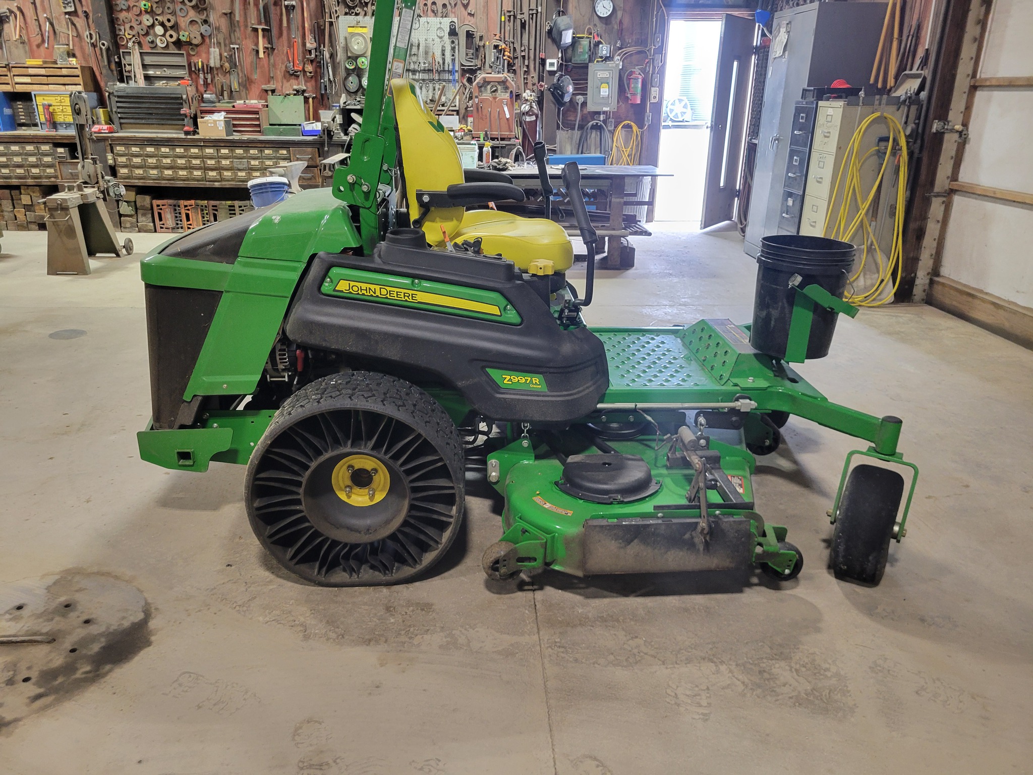  2025 John Deere Z997R at Heritage Tractor in Roanoke, IL