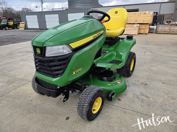 Photo of 2025 John Deere X370