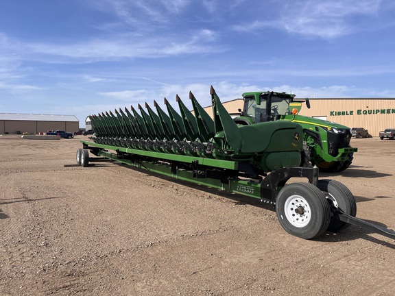  John Deere 718C